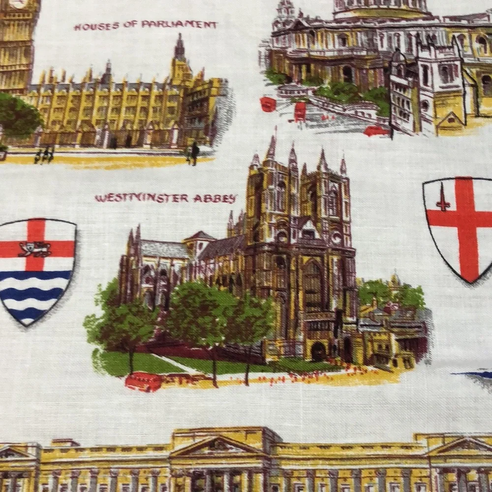 The tea towel by Ulster, made of pure Irish linen in Ireland. London Landmarks